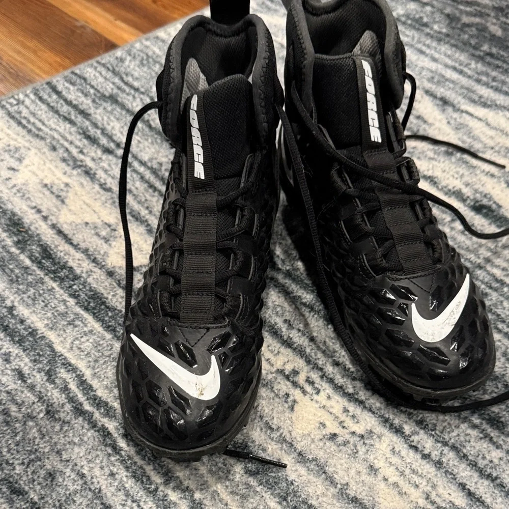Nike Black and White Athletic Shoes